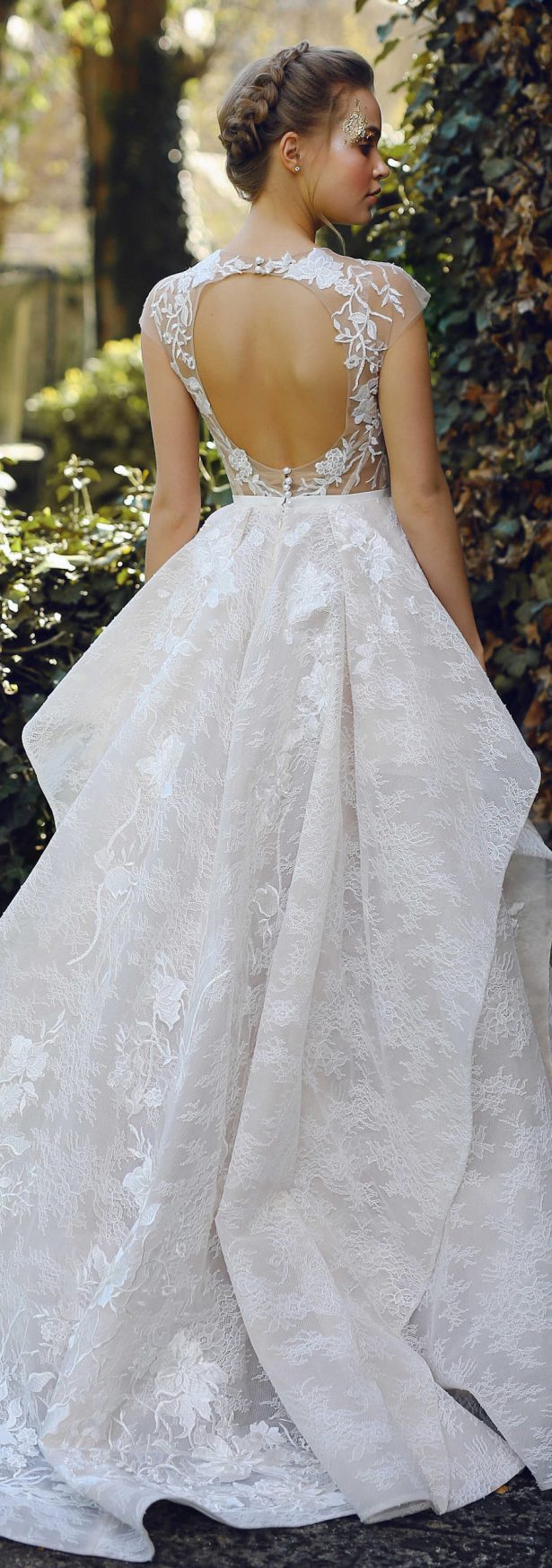 20 Fabulous Wedding Dresses you can buy on Etsy - Belle The Magazine