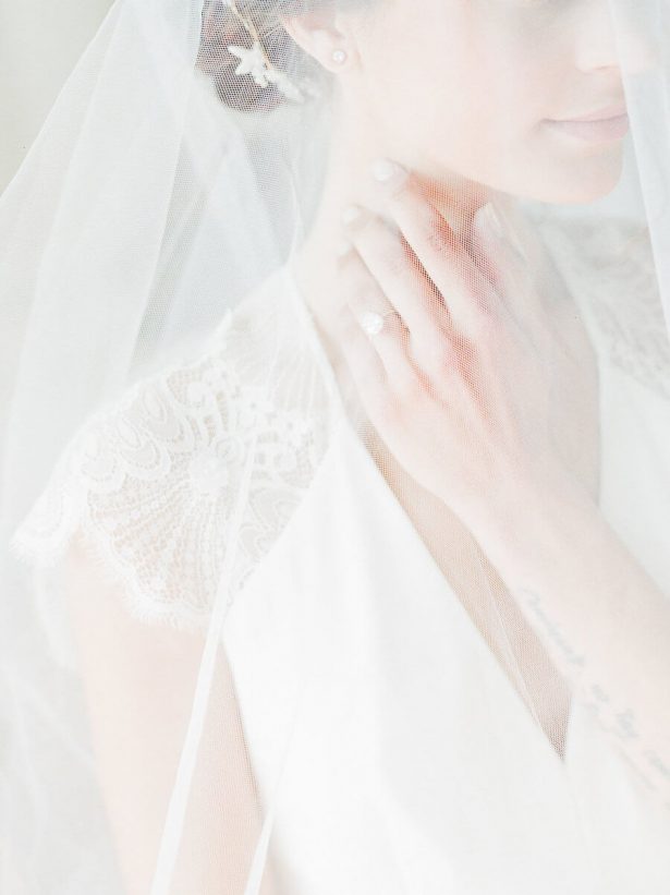 Bridal Accessories - Stella Yang Photography