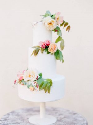 Classic Wedding Cake - Stella Yang Photography