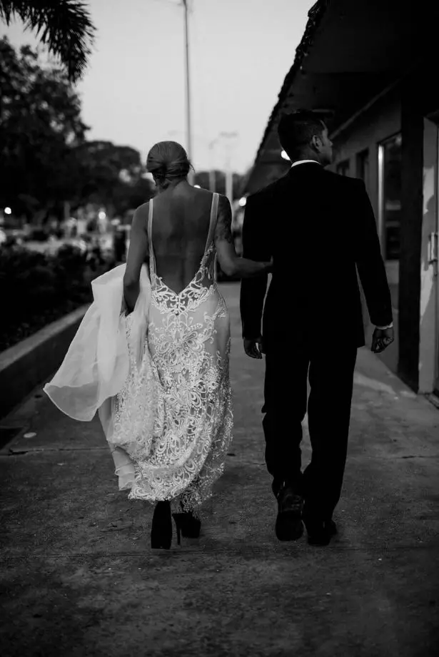 modern wedding day - Lindsey Morgan Photography