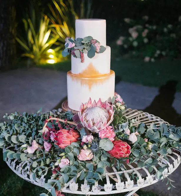 Bohemian Wedding Cake - Photography: Irene Fucc