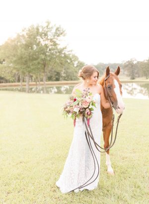 Bride and Horse - Alexi Lee Photography