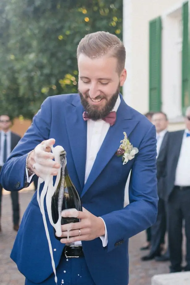 Groom in blue suit - Photography: Irene Fucci