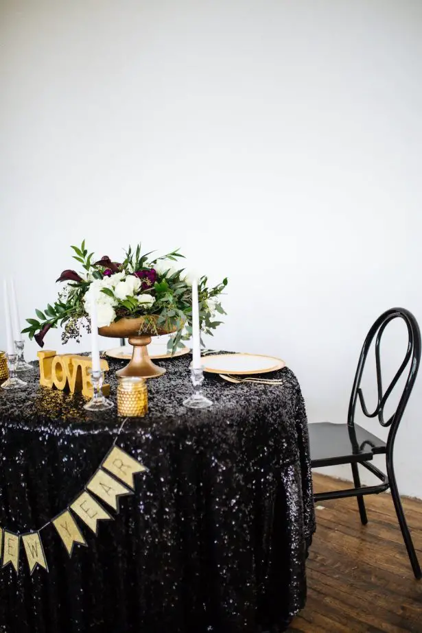 Black and gold Sweetheart table - Sparrow and Gold Photography