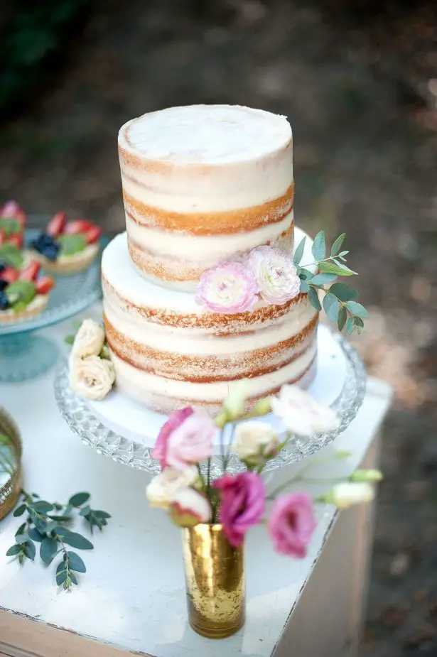 Vintage Wedding Cake - Faria Munmun Photography