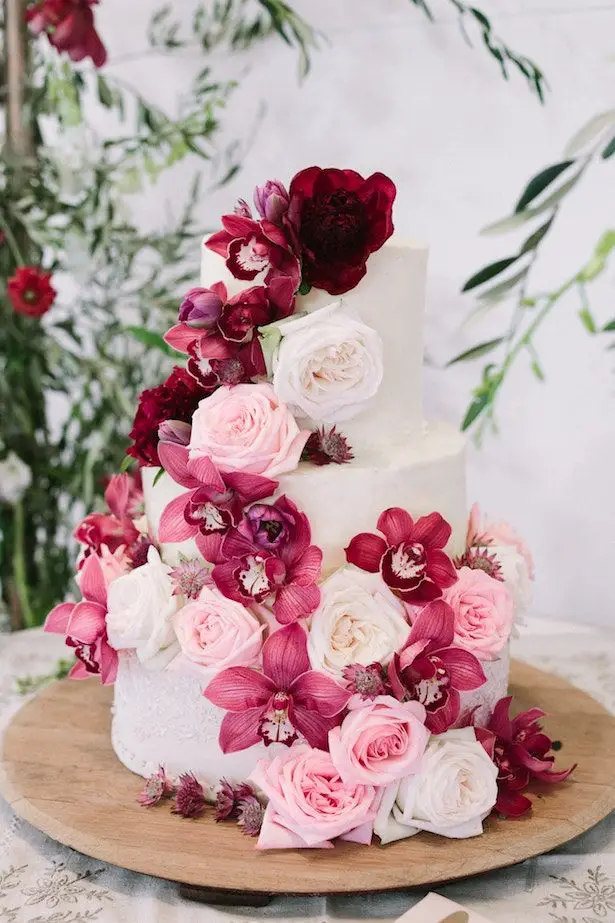 Luxury Wedding Cakes Dessert Tables In Dorset Hampshire Wedding Cake Dessert Table Luxury Wedding Cake Burgundy Wedding Cake