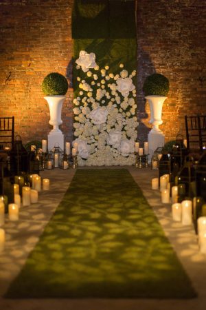 Greenery wedding ceremony ideas - Emily Leis Photography