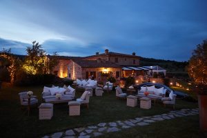 Tuscany Wedding lounge area - Photography: Studio Bonon