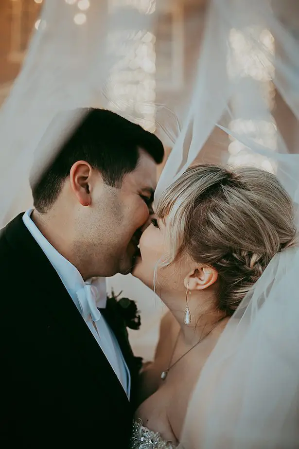 Wedding kiss - Ashley Layden Photography