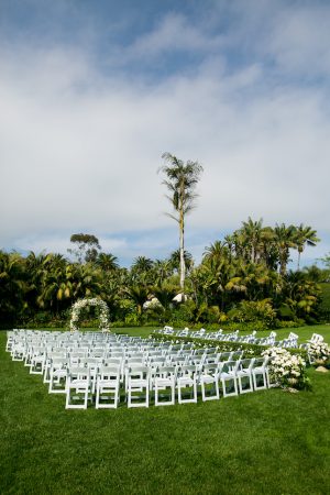 Greenery wedding ceremony - Photography: Callaway Gable