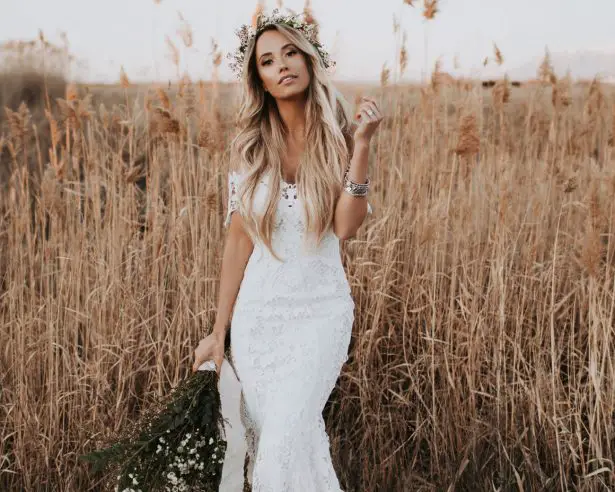 15 Rustic Wedding Dresses For The Sophisticated Bride