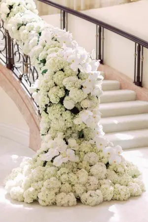 Wedding Staircase Decor - Photo: Jana Williams