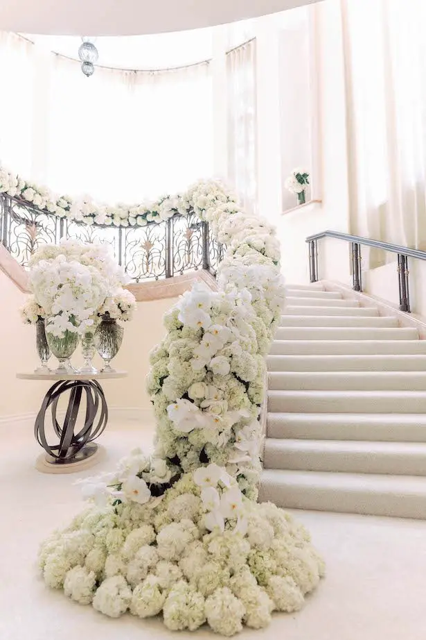 15 Wedding Staircase Decor Ideas For An Ultra Glamorous Affair Belle The Magazine