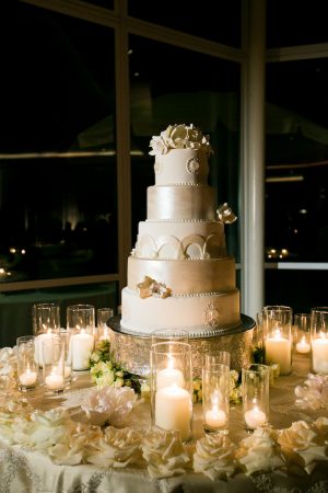 White classic wedding cake- Photography: Callaway Gable