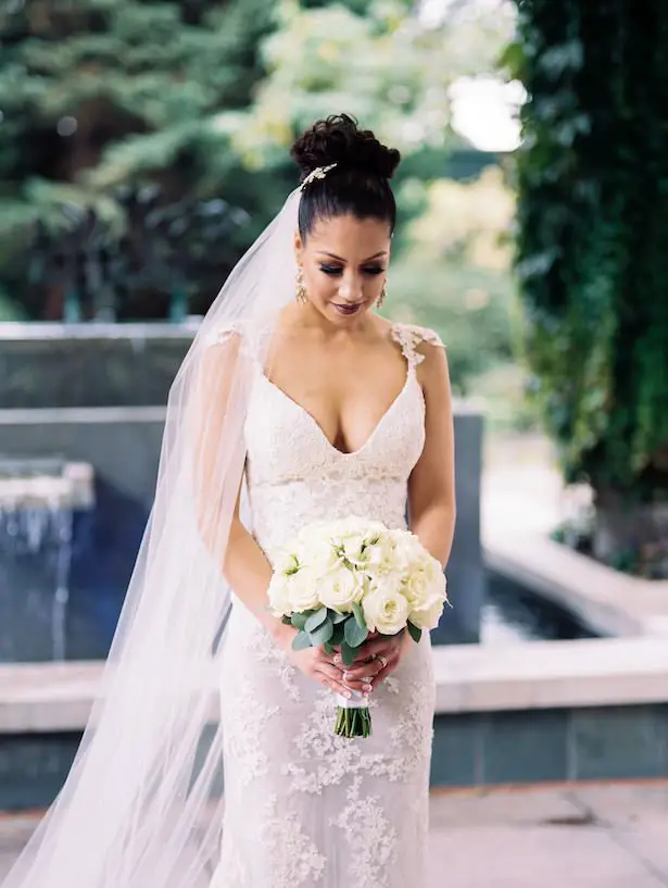 Sophisticated bride - Alexandra Knight Photography