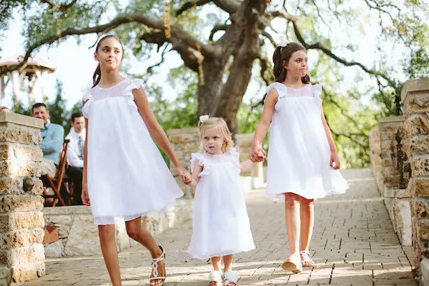 Flower girl dresses - Photo: Elizabeth Bristol 