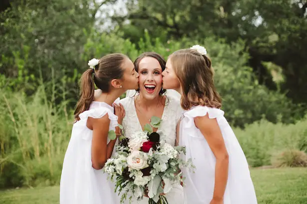 Flower girls and bride photo idea - Photo: Elizabeth Bristol 