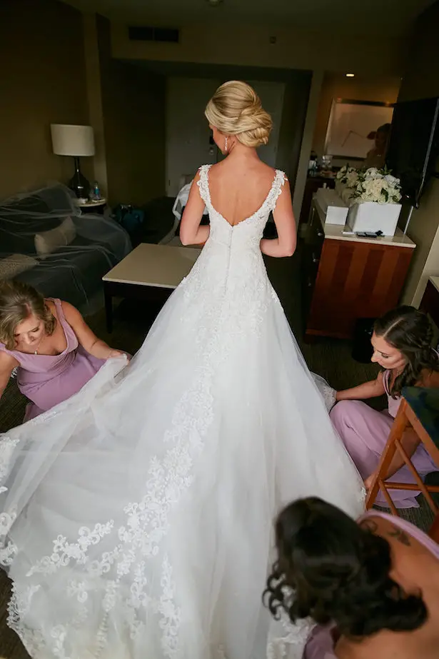 Bride getting ready photo - Wasio Photography