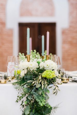 Greenery wedding table - Nora Photography