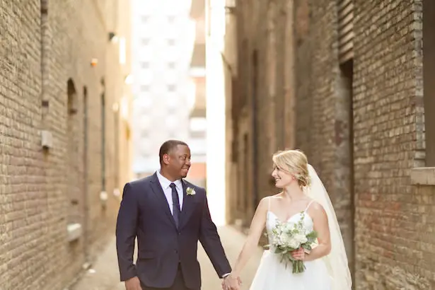 Romantic wedding photo - bride and groom picture - Photography: Rochelle Louise
