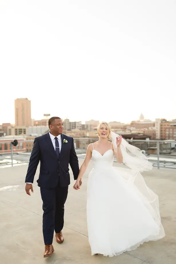 Romantic wedding photo - bride and groom rooftop - Photography: Rochelle Louise