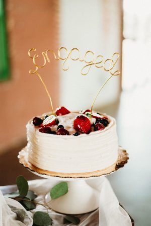 engagement cake - Photography: Dewitt for Love LL