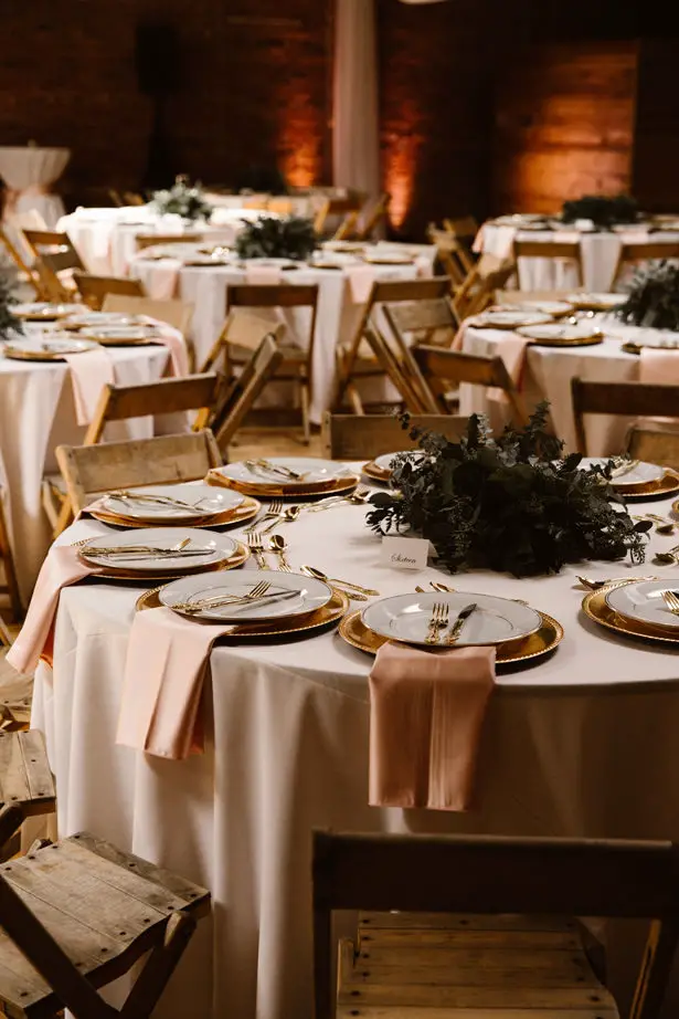 Rustic Wedding Table Decor - T&K PHOTOGRAPHY