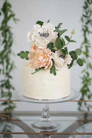 Classic Wedding Cake - Alicia Campbell Photography