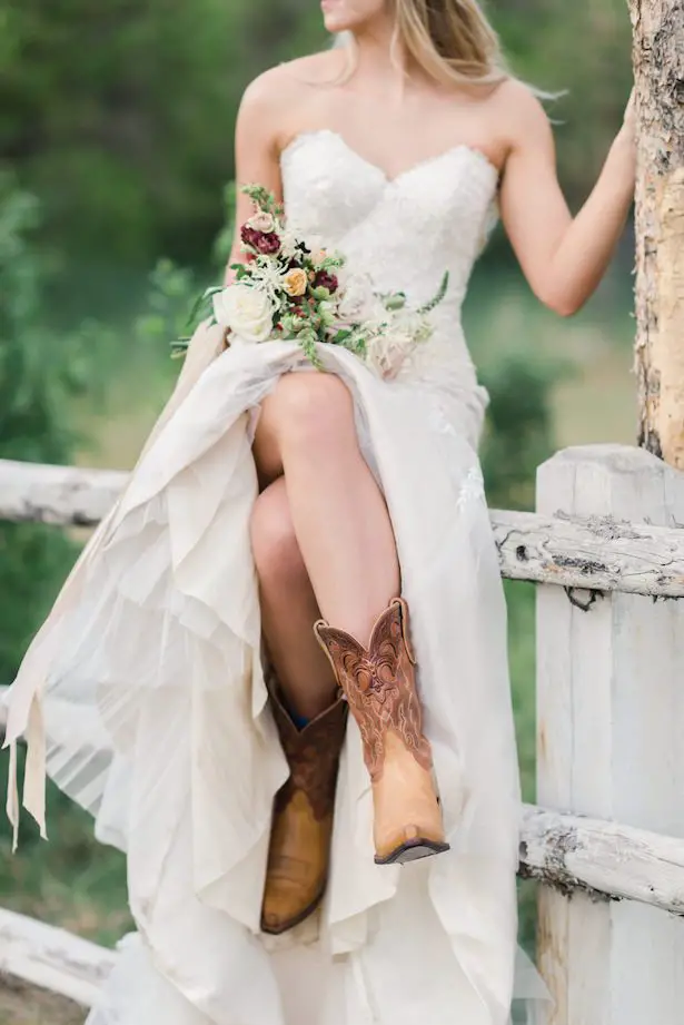 Rustic Wedding Ideas With A Touch of Glamour - Belle The Magazine