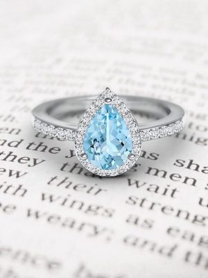Engagement Ring Trends with Angara - Pear shape diamond