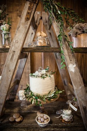 Organic Modern Wedding Cake table - What A Day Wedding Photography