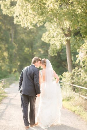 Romantic wedding photo - Idalia Photography