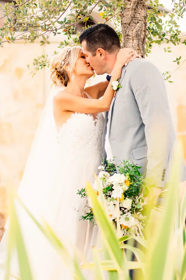 Romantic Wedding Photo - Holley Elizabeth Photography