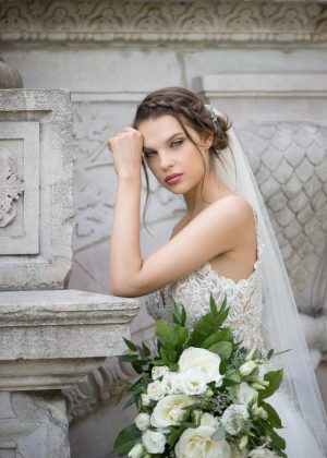 Sophisticated Bride Photo - Alicia Campbell Photography