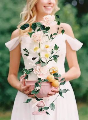 Summer Wedding cake - Whitney Heard Photography