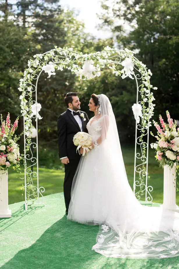Bride and groom picture - Photographer: Julia Franzosa