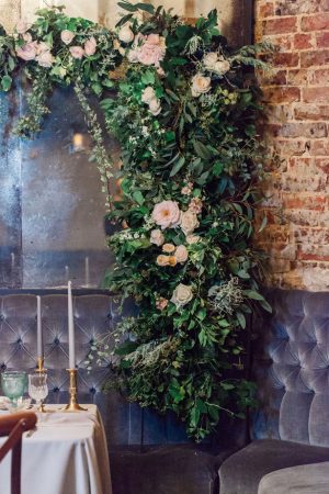 Greenery wedding garland with roses - Amanda Karen Photography
