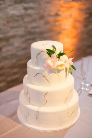 Light and airy Wedding Cake - Anna Smith Photo