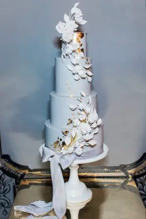 Luxe Romance modern gray wedding cake with gold details and with sugar flowers - Amanda Karen Photography