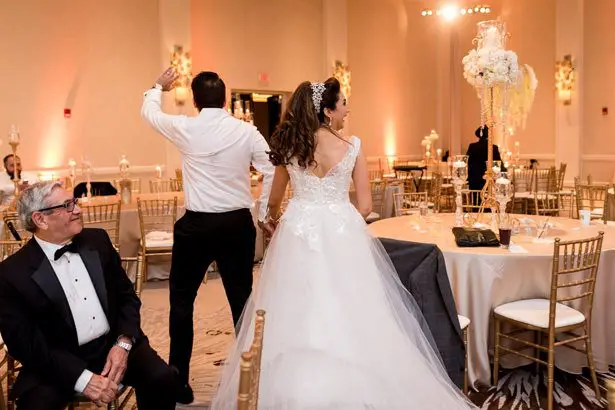 Wedding exit - Photographer: Julia Franzosa