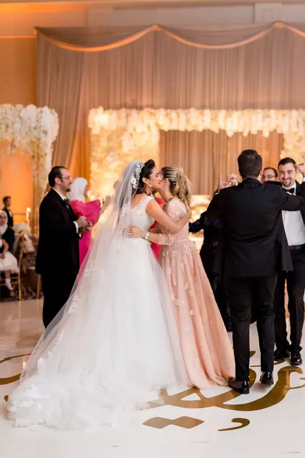 White and gold luxury wedding - Photographer: Julia Franzosa