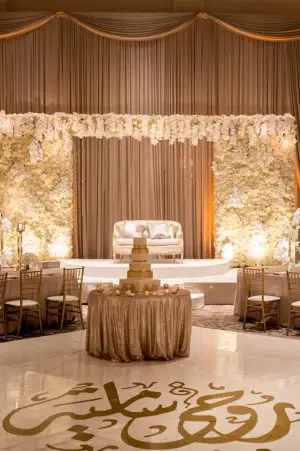 White and gold luxury wedding reception - Photographer: Julia Franzosa