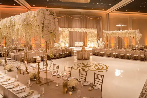White and gold luxury wedding reception - Photographer: Julia Franzosa
