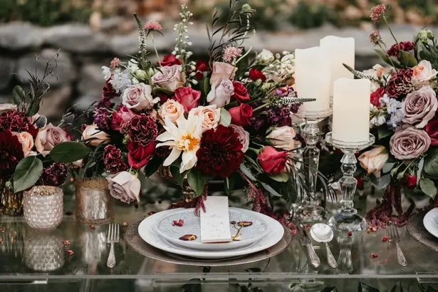 Acrylic wedding tablescape - The Blushing Details / Quattro Studios