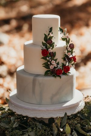 Classic Wedding Cake - The Blushing Details / Quattro Studios