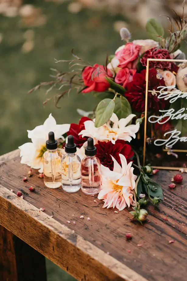 Wedding Perfume Bar - The Blushing Details / Quattro Studios