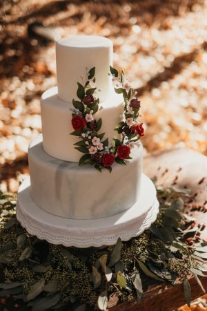 Winter Wedding Cake - Quattro Studios