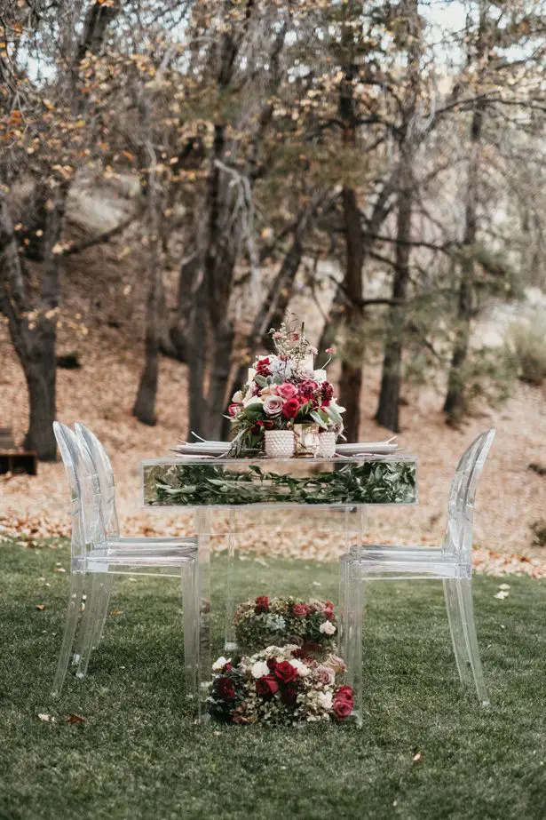 gorgeous acrylic wedding tablescape - The Blushing Details / Quattro Studios