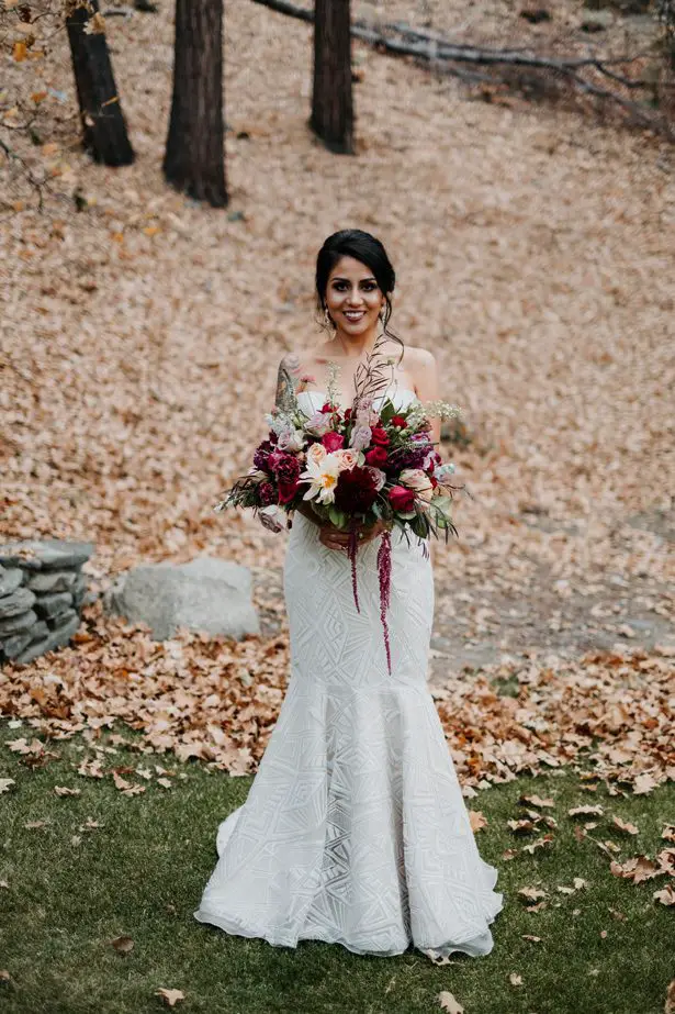 gorgeous winter wedding flowers - The Blushing Details / Quattro Studios