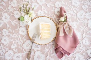 wedding cake slice | place settingç